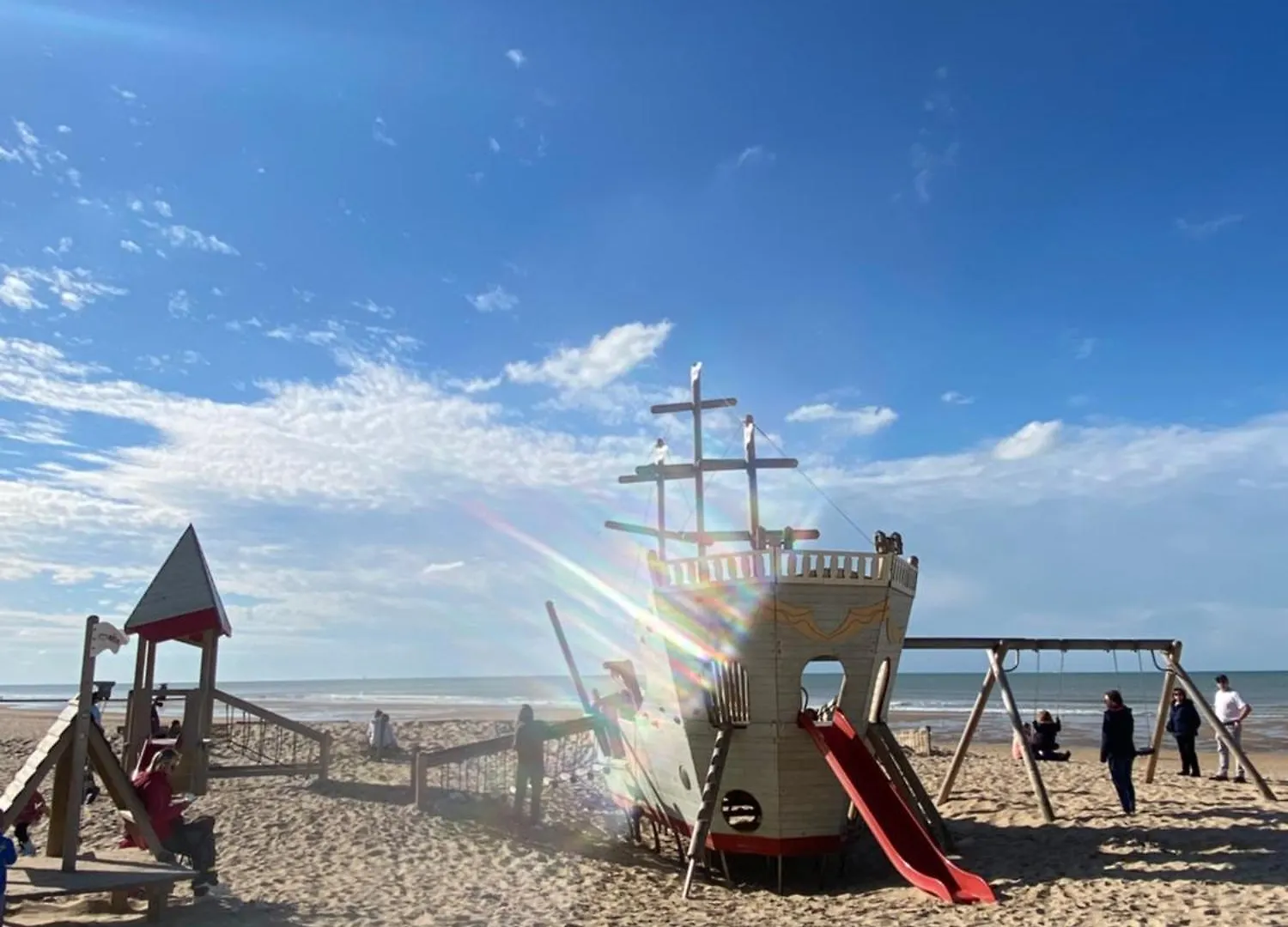 Be At Sea In Ostend All-In Luxury Apartment , Outdoor Pool, Side Seaview