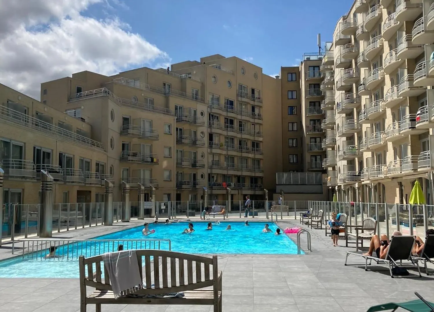 Be At Sea In Ostend All-In Luxury Apartment , Outdoor Pool, Side Seaview België